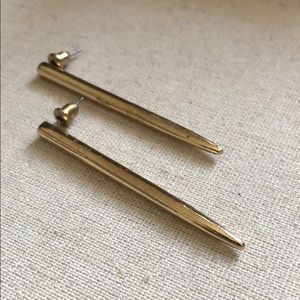 Straight gold earrings